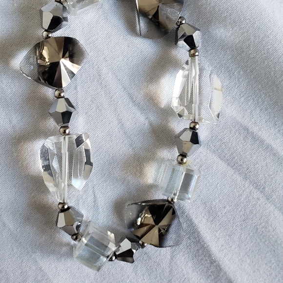 Premier designs ice crystal necklace and matching - Picture 3 of 8